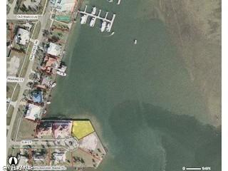 876 Elm Ct., Marco Island, FL