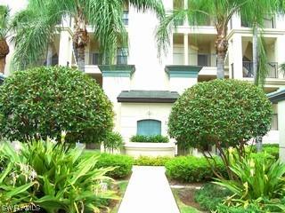 230 Vintage Cir. #203, Naples, FL