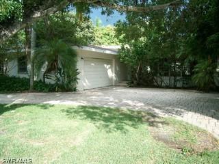 1925 Tarpon Rd., Naples, FL 34102