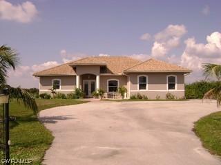 425 39th Ave., Naples, FL 34120