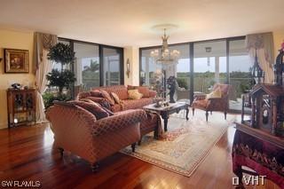 6597 Nicholas Blvd. #301, Naples, FL 34108
