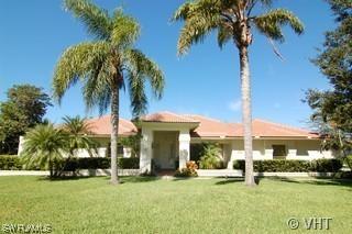 829 Bentwood Dr., Naples, FL