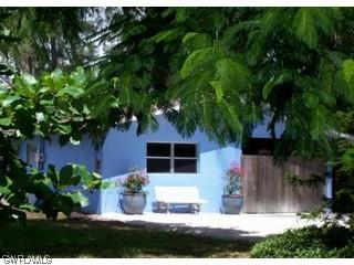 1525 Bembury Dr., Naples, FL