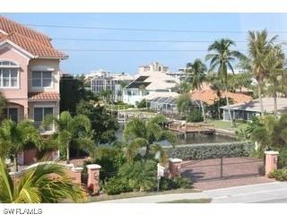 9222 Vanderbilt Dr., Naples, FL 34108