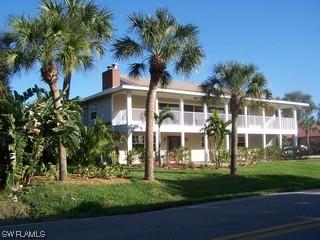 9500 Vanderbilt Dr., Naples, FL 34108