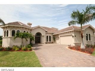 1023 Tivoli Dr., Naples, FL 34104