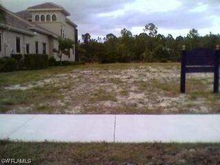 1019 Tivoli Dr., Naples, FL 34104