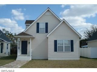 477 Leawood Cir., Naples, FL