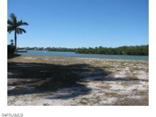 710 Hull Ct., Marco Island, FL