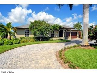 260 Bay Meadows Dr., Naples, FL 34113