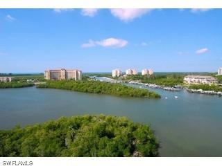 420 Cove Tower Dr. #902, Naples, FL 34110