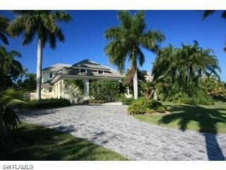 706 Kings Town Drive Dr., Naples, FL 34102