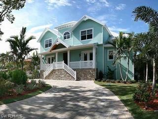 950 8th St., Naples, FL 34102