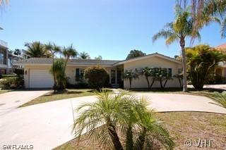418 Willet Ave., Naples, FL 34108