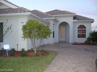 2246 Heydon Cir., Naples, FL 34120