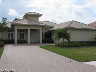 343 Saddlebrook Ln., Naples, FL 34110