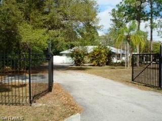 5871 Painted Leaf Ln., Naples, FL 34116