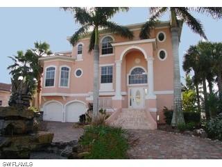 402 Tradewinds Ave., Naples, FL