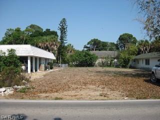 9720 Vanderbilt Dr., Naples, FL