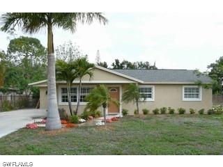 733 Pine Cone Ln., Naples, FL 34104