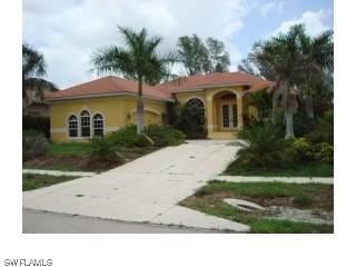 569 Somerset Ct., Marco Island, FL