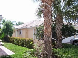 5723 Drummond Way, Naples, FL 34119