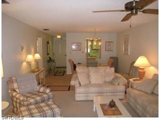 300 Valley Stream Dr. #8, Naples, FL