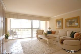6825 Grenadier Blvd. #201, Naples, FL 34108