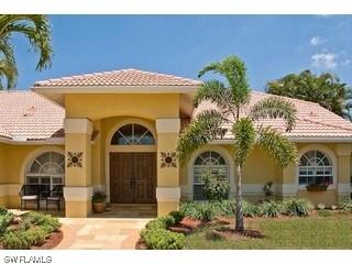 345 Wimbledon Ln., Naples, FL 34104
