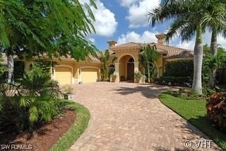 555 Riviera Dr., Naples, FL 34103