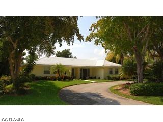 1590 Ixora Dr., Naples, FL