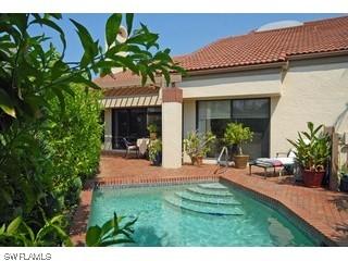508 Bay Villas Ln., Naples, FL 34108