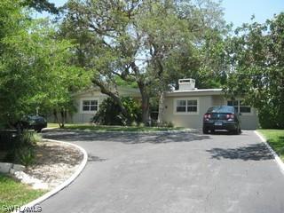 739 7th Ave., Naples, FL 34102
