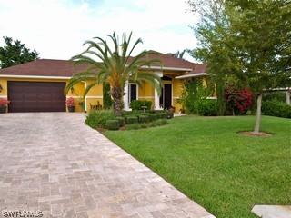 71 Madison Dr., Naples, FL 34110