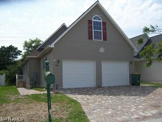 219 Leawood Cir., Naples, FL 34104