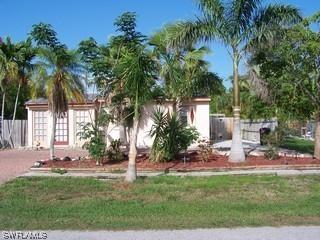 762 12th St., Naples, FL