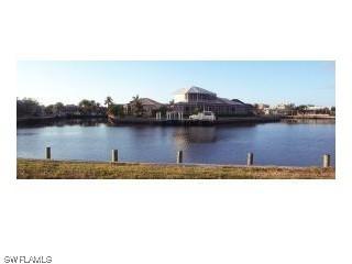 230 Edgewater Ct., Marco Island, FL
