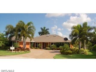 804 Bentwood Dr., Naples, FL