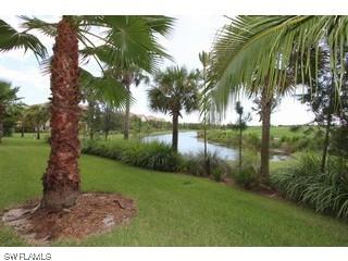 3289 Club Center Blvd Blvd. #102, Naples, FL 34114