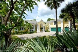 843 Barcarmil Way, Naples, FL