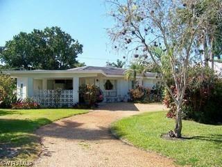 526 Golf Dr., Naples, FL