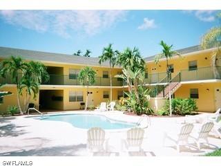 4290 Gulfstream Dr. #6, Naples, FL