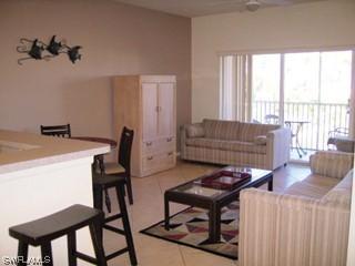 4530 Botanical Place Cir. #303, Naples, FL 34112