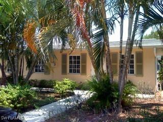 2805 Riverview Dr., Naples, FL