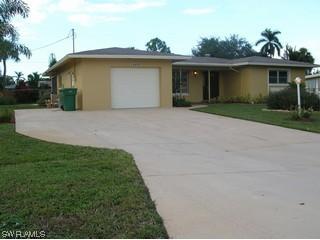 4449 20th Pl., Naples, FL 34116
