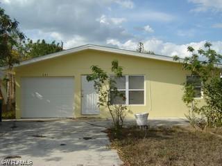 681 97th Ave., Naples, FL 34108