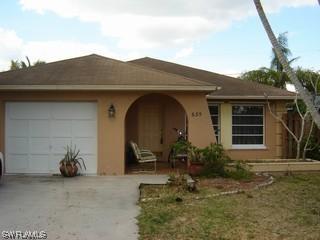 635 106th Ave., Naples, FL 34108