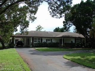 5272 Myrtle Ln., Naples, FL 34113