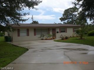 698 Pine Vale Dr., Naples, FL 34104