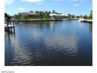 332 Copperfield Ct., Marco Island, FL 34145